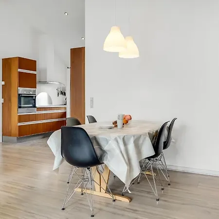 Stunning In Romo With Kitchen