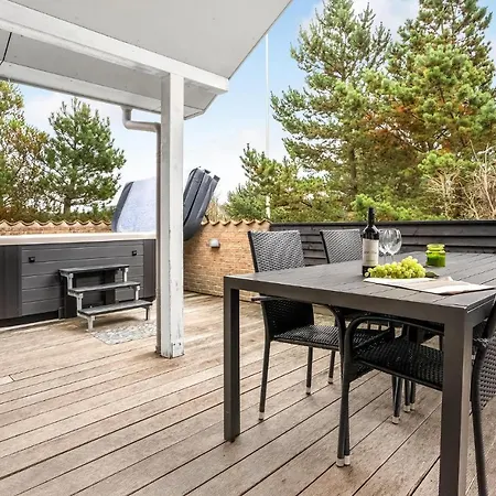 Vakantiehuis Stunning In Romo With Kitchen *