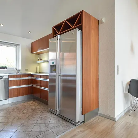 Stunning In Romo With Kitchen